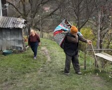 Z życia wzięte: Rodzice trójki dzieci zostali na starość sami. Jak do tego doszło