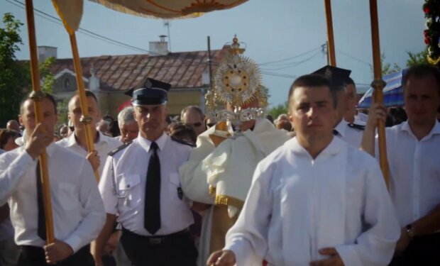 Procesja Boże Ciało/YouTube @ Smartlink Poznań