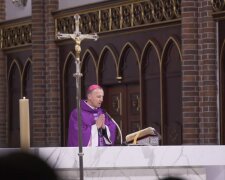 Kościół, msza. Źródło: Youtube Salve TV