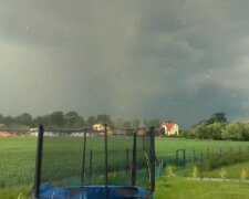 Trąba powietrzna/YouTube @Monitoring Bezpieczeństwa Ziemi