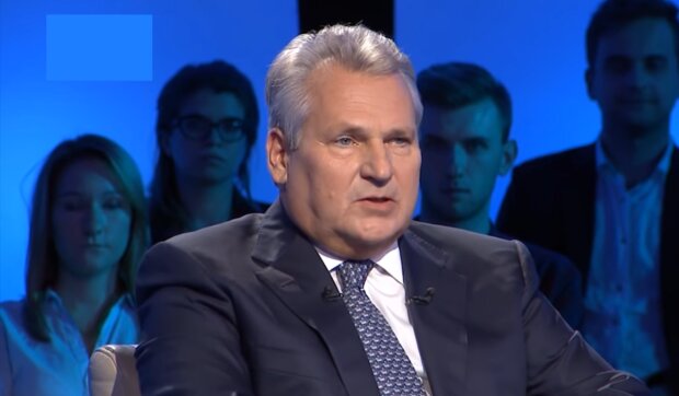 Aleksander Kwaśniewski/ YouTube @Kabaret Czwarta Fala