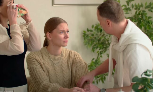 Zła na teściową, źródło: YouTube/Secret Diaries