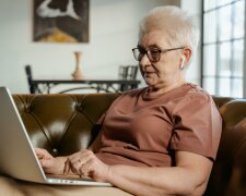 starsza Pani @pexels