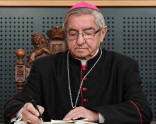 Arcybiskup Głódź na fali krytyki. Powinien oddać swoje pieniądze biednym? Internauci nie mają litości