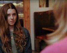 "Sąsiadka ma w zwyczaju przychodzić do domu młodej dziewczyny i domagać się smakołyków"