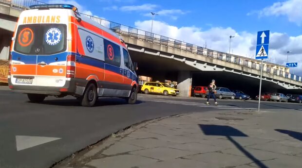 Ambulans. Źródło: Youtube KlodzkoNeeds Batman