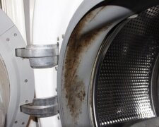 pleśń w pralce, screen YT