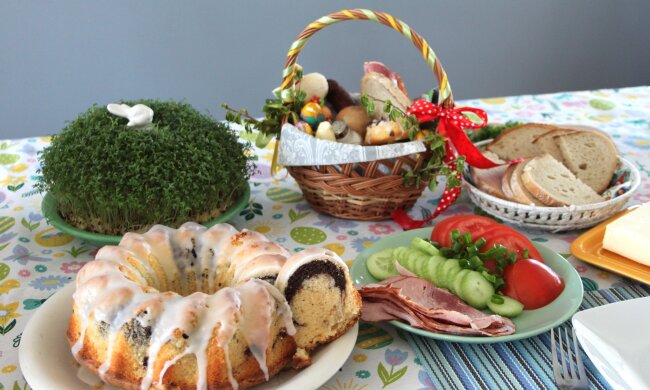 Wielkanocna święconka nie przyjmie wszystkiego. Tego lepiej nie wkładać do koszyka