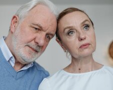 W rocznicę ślubu mąż wręczył mi wyciąg z konta i zażądał wyjaśnień. Nie spodziewał się, że mam drugi egzemplarz
