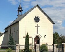 Wymyślono ciekawy sposób na pobieranie wody święconej w kościołach. W parafiach stanęło nietypowe urządzenie