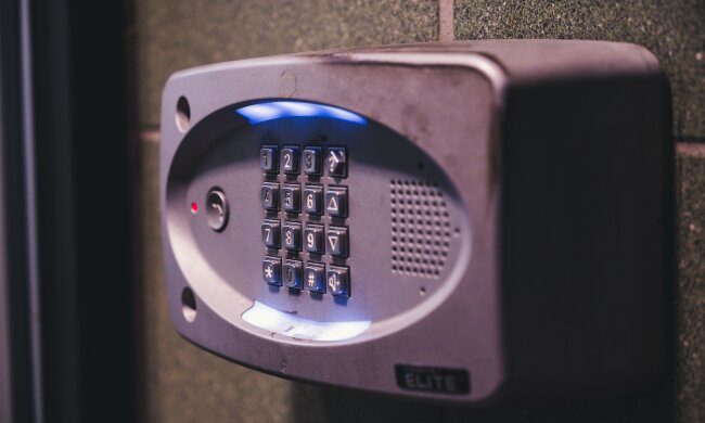 Sprawdzają ten dokument w domach w całej Polsce. Tyle kosztuje obowiązkowy przegląd