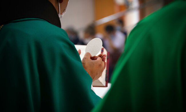 Te prezenty komunijne mogą zwrócić uwagę skarbówki. Liczą się limity