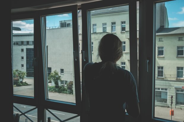 Z życia wzięte. Wynajęłam mieszkanie po babci sympatycznej młodej parze. Gdy weszłam do środka, nie mogłam uwierzyć własnym oczom