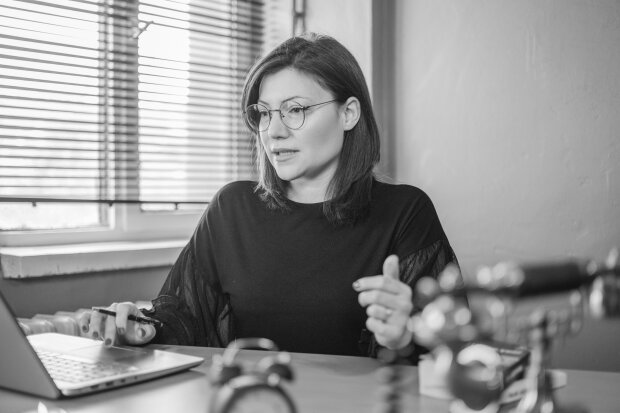 Po ślubie mąż kazał mi porzucić pracę i zająć się domem. Dopiero później zrozumiałam, dlaczego tak bardzo zależało mu na mojej zależności