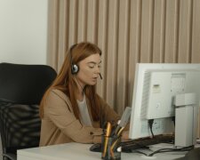 Dostałam podwyżkę, a teściowa natychmiast podzieliła moje pieniądze. Gdy mąż zwolnił się z pracy, zrozumiałam, co naprawdę znaczyła dla nich "rodzina"
