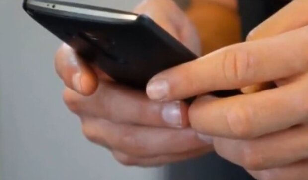 Telefon/YouTube @Aktualności 360
