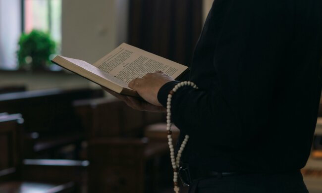 Są sytuacje graniczne w życiu wiernych. Czy wtedy możliwe jest odpuszczenie grzechów bez spowiedzi