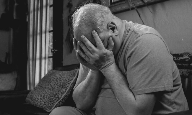 Z życia wzięte. Oddał dzieciom całe życie, a one oddały go do domu opieki. Przy oknie czekał na kogoś, kto nie przyjeżdżał