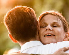 Jako matka boli mnie serce, ponieważ nie kochają mojego syna, a on tak bardzo się o nią stara. Co mogę zrobić, aby uszczęśliwić moje dziecko