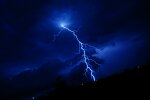 Najpierw spektakularny widok na niebie. Potem nad miastem lunęło