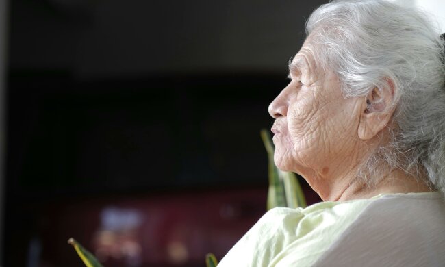 starsza Pani @pexels