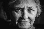 Z życia wzięte. Syn co miesiąc zabierał część mojej emerytury, tłumacząc, że opłaca rachunki. List od komornika ujawnił prawdę