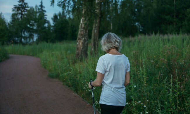 "Moja mama jest okropna": Ciągle czegoś ode mnie wymaga. Tak, jest stara, ale ja mam swoje życie