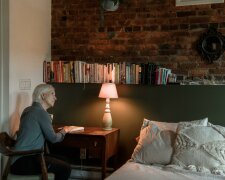 starsza Pani @pexels