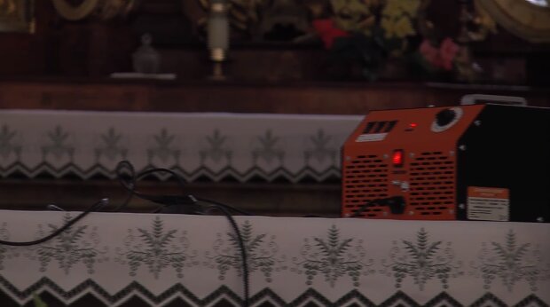 Kościół, koronawirus. Źródło: Youtube Telewizja Asta