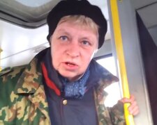 wsiadła do autobusu, screen YT