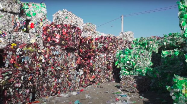 Segregacja śmieci / YouTube:  Fabryki w Polsce