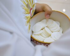 komunia w kościele / screen pixabay