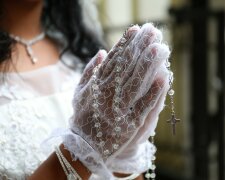 "Nasza córka nie chciała iść do Komunii": Teściowie uznali, że powinniśmy złamać jej wolę
