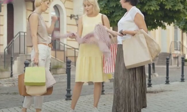 Swatki na zakupach, źródło: YouTube/ Interesting Psychology