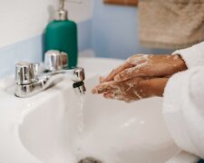 Zamiast wzywać hydraulika, używam soli. Wystarczy jedna łyżka dziennie