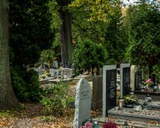 Administrator cmentarza zadzwonił, że ktoś chce zlikwidować rodzinny grób. Wszystkie dokumenty prowadziły do mojego syna