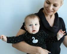 Z życia wzięte. Zostałam babcią w wieku 42 lat. Nie byłam gotowa, że życie tak nagle nazwie mnie starą