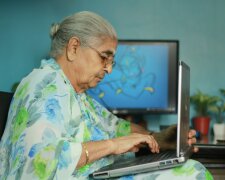 starsza Pani @pexels