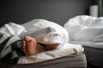 Wystawiasz nogi spod kołdry. Ciało daje ci ważny znak