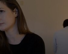 Zniesmaczona synowa, źródło: YouTube/Inner Toxic Relief