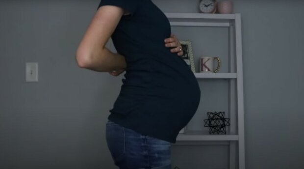 Kobieta w ciąży/ Youtube Kayla Harlow