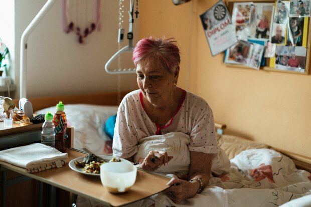 Z życia wzięte. Córka oczekiwała, że odwołam operację, żeby pilnować wnuków. Jej słowa zapamiętam do końca życia