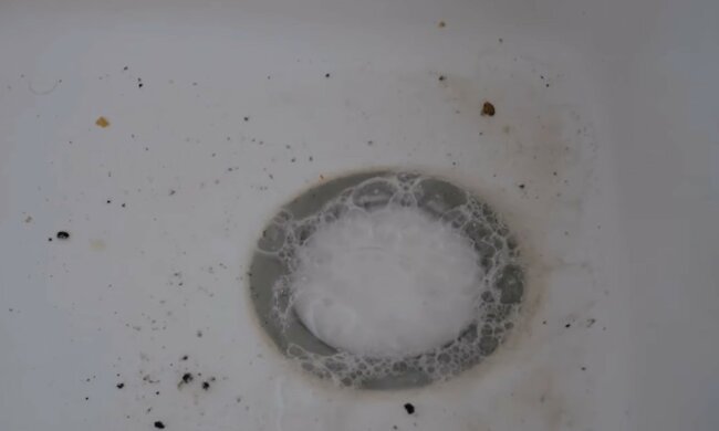 zapchany zlew, screen Youtube @ZajadamTV