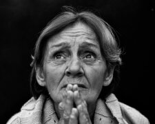 Pomagałam schorowanej sąsiadce, choć sama ledwo wiązałam koniec z końcem. Po jej odejściu zadzwonił do mnie notariusz