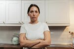 „Musisz dać bratu pieniądze. Niedługo urodzi mu się dziecko” — powiedziała mama. Nie znałam wtedy prawdziwego powodu jej prośby