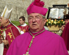 Arcybiskup został sołtysem? To fakt. Wiadomo, ile na tym zarobi