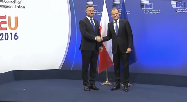 Prezydent Andrzej Duda, Donald Tusk. Źródło: youtube.com