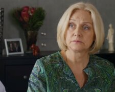 "Goście przyszli cię zobaczyć, ale ty nie zwracasz na nich uwagi", mama się krzywi. Byłam zajęta maleństwem