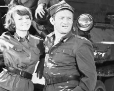 Małgorzata Niemirska na planie serialu "Czterej pancerni i pies"/YouTube @Paula Rodak