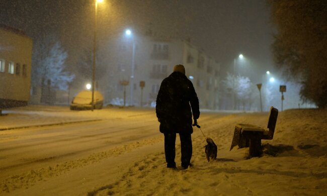 Pilny alert IMGW. Gwałtowne opady śniegu zasypią wiele regionów